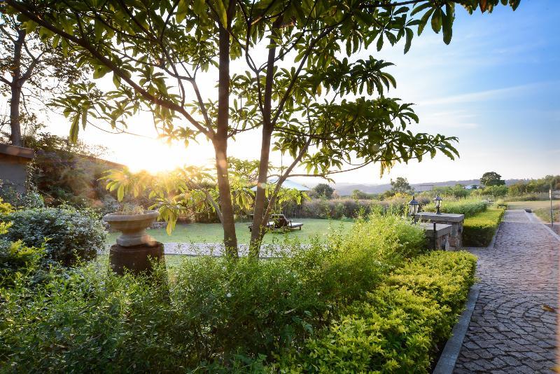 Belgrace Boutique Hotel Уайт Ривър Екстериор снимка